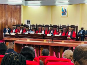 Lire la suite à propos de l’article RDC : la Cour constitutionnelle siège ce jeudi pour examiner le contentieux électoral des candidats aux législatives