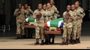 Lire la suite à propos de l’article Guerre à l’est : la SADC a rendu hommage à ses militaires décédés dans la guerre