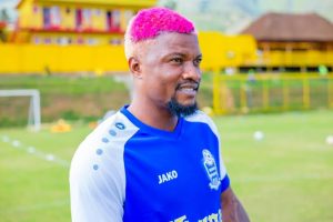 Lire la suite à propos de l’article Football : « Mon contrat n’a pas été résilié mais je reçois des menaces via message » ( Luvumu Nzinga)
