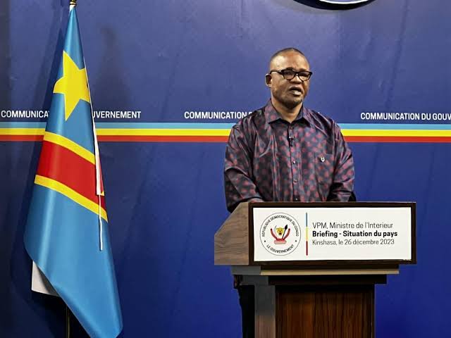 Lire la suite à propos de l’article Agression rwandaise : “Nous devons faire confiance aux USA qui sont en collaboration avec nous” (Peter Kazadi)