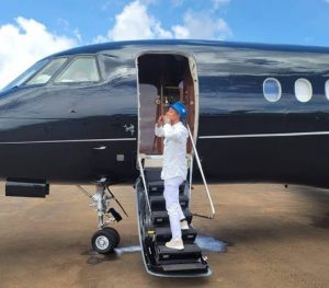 Lire la suite à propos de l’article Obsèques de Chérubin Okende : autorisation de survol finalement accordée à l’avion de Moïse Katumbi pour se rendre à Kinshasa 