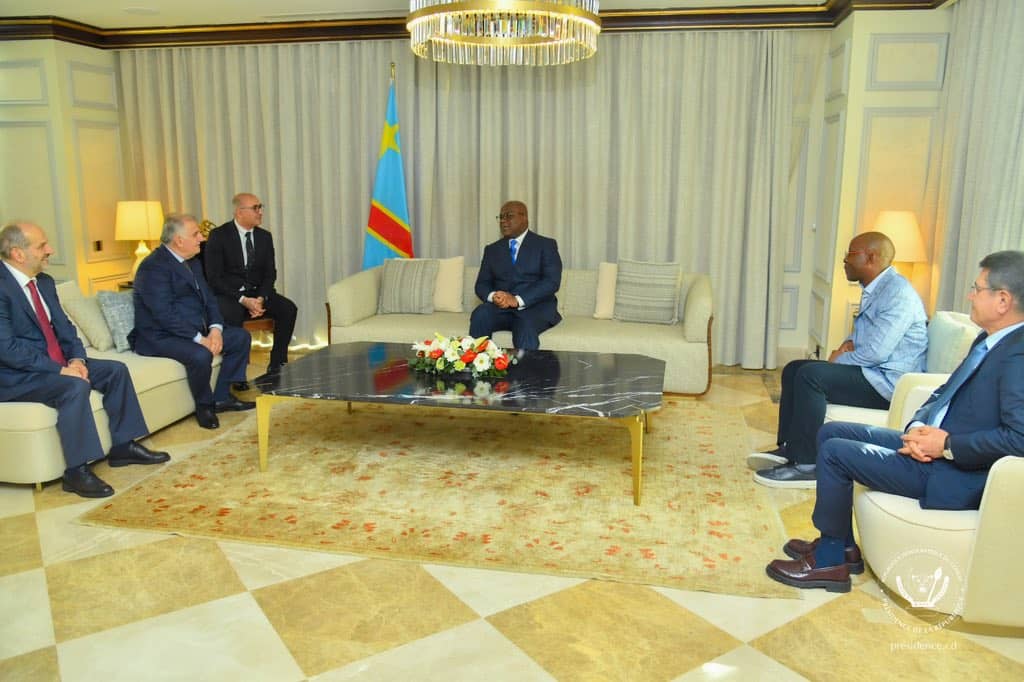 Lire la suite à propos de l’article En Turquie, Félix Tshisekedi échange avec un groupe turc pour le début des travaux de l’assainissement de la ville de Kinshasa prévu dans 20 jours 