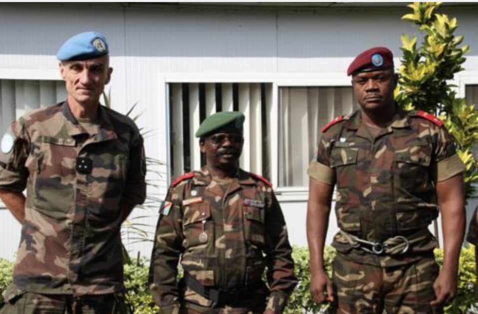 You are currently viewing Chute de Rwindi aux mains du M23: 9 officiers militaires dont le général Chico Tshitambwe rappelés d’urgence à Kinshasa