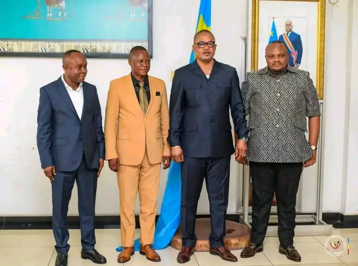 Lire la suite à propos de l’article Kinshasa : les élus promettent de travailler en synergie avec le gouvernement provincial pour éviter des crises dans le fonctionnement des institutions