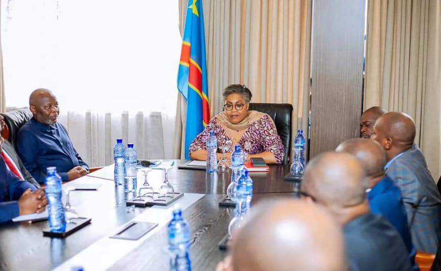 Lire la suite à propos de l’article Kamerhe sur Judith Suminwa : “Si nous lui donnons tous la chance de gouverner sans beaucoup d’interférences, elle va apporter le changement”