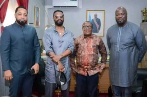 Lire la suite à propos de l’article Musique: en prévision de sa double production au Stade des Martyrs, Fally Ipupa reçu par le ministre des sports