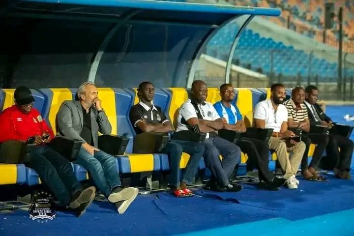 Lire la suite à propos de l’article CAF Champions League : derniers réglages des corbeaux, Desabre bien présent !