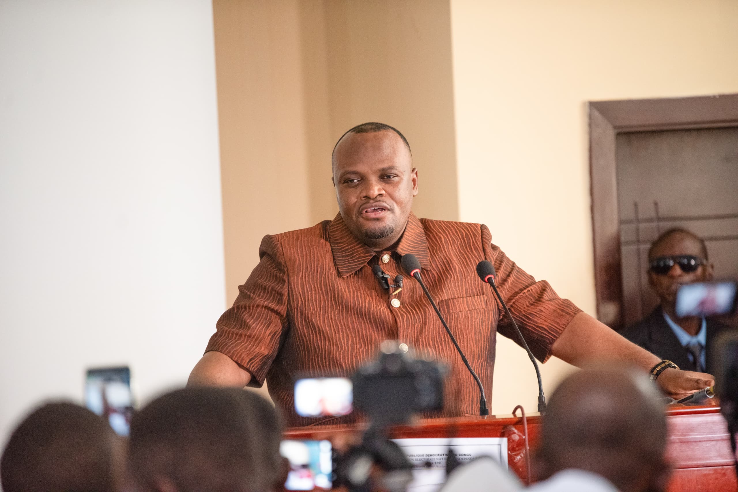 Lire la suite à propos de l’article Urgent : Daniel Bumba élu gouverneur de la ville province de Kinshasa