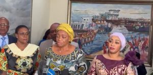 Lire la suite à propos de l’article Eve Bazaiba après consultation avec Judith Suminwa : “Je pense que d’ici là le gouvernement sera déjà constitué”