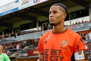 Lire la suite à propos de l’article Football : Xavier Mbuyamba opte les Léopards de la RDC