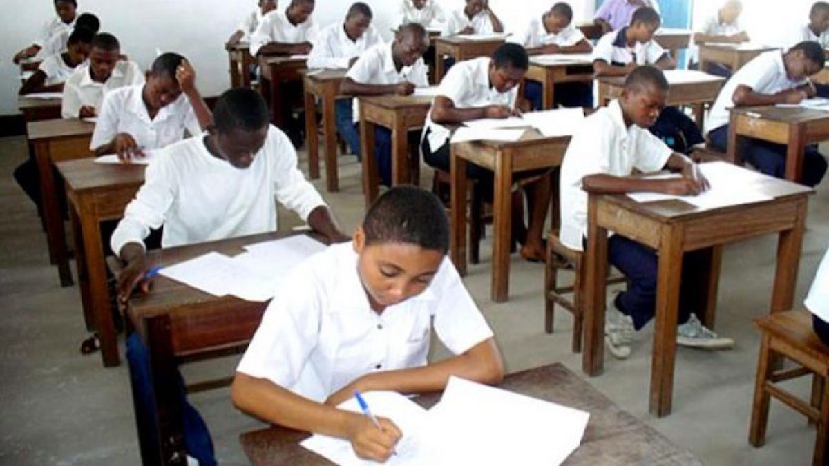 Lire la suite à propos de l’article Kinshasa- EXETAT 2024 : Plusieurs finalistes satisfaient du déroulement de l’épreuve de dissertation
