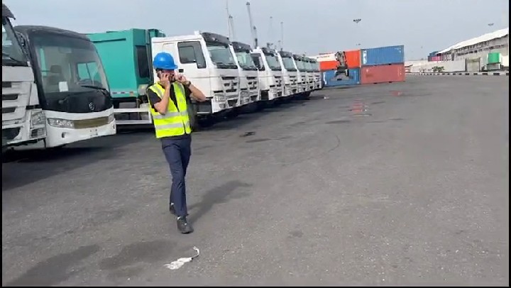 You are currently viewing Kinshasa : arrivée des engins roulant pour des travaux d’assainissement dans le cadre du programme Kin-Bopeto