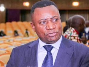 Lire la suite à propos de l’article Assemblée nationale : Alphonse Ngoyi Kasanji a déposé sa candidature au poste de premier vice-président