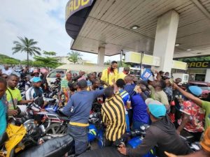 Lire la suite à propos de l’article Pénurie de carburant à Kinshasa : le ministre des hydrocarbures annonce « le retour à la normale » ce lundi