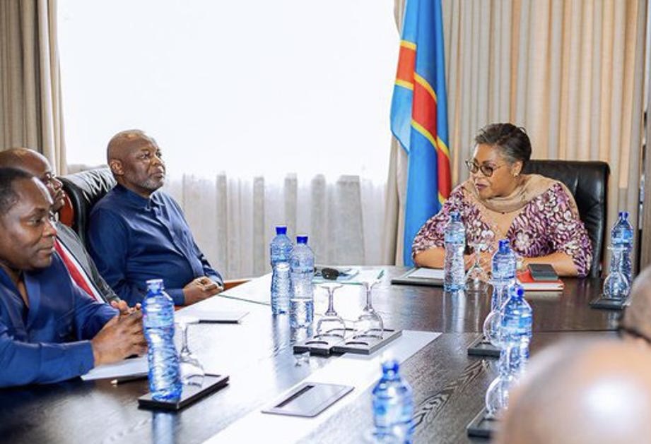 Lire la suite à propos de l’article RDC/Investiture du gouvernement : Judith Suminwa en consultation avec les caucus des députés