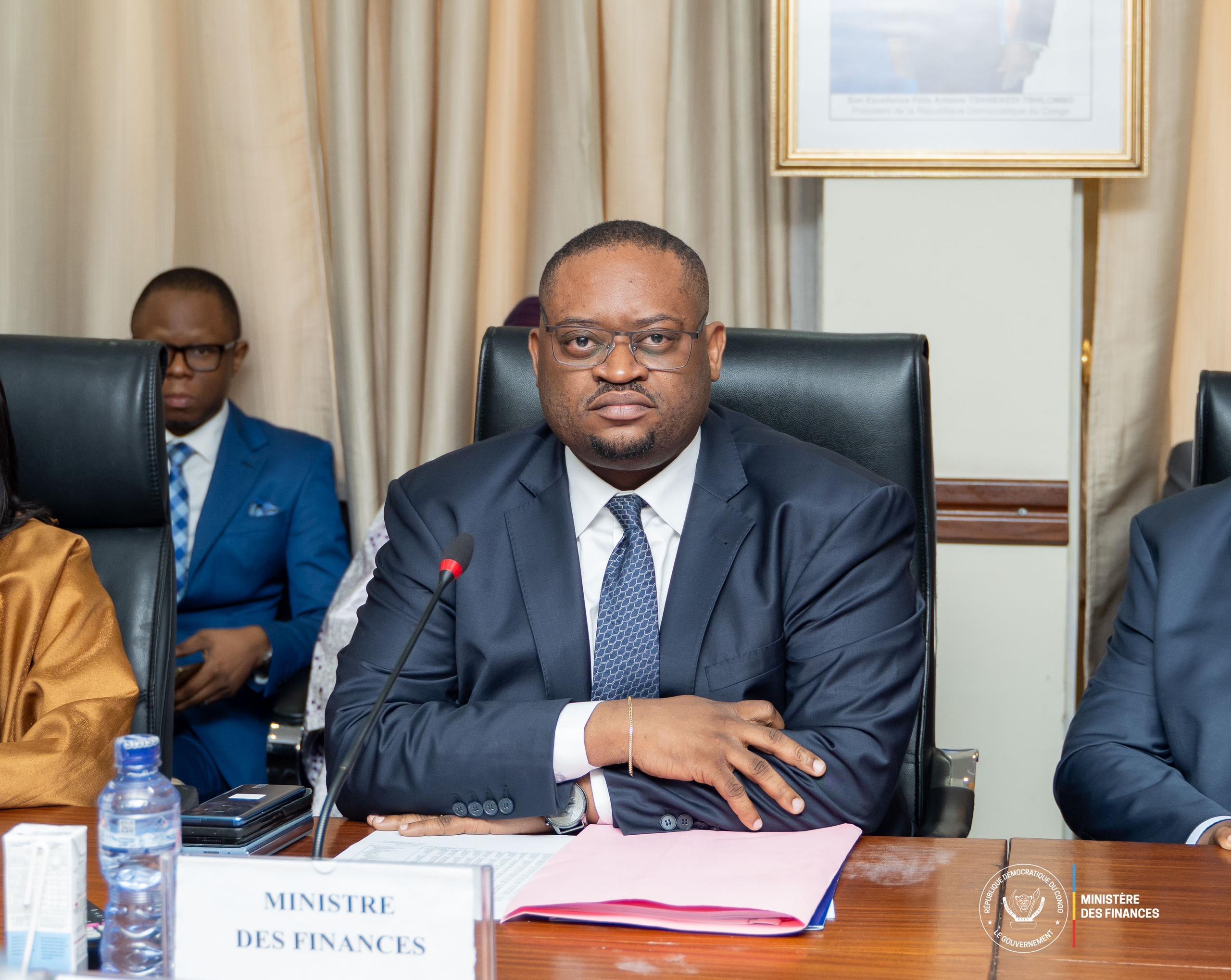 You are currently viewing Finances : Doudou Fwamba préside sa 1ère réunion de la Troïka politique sur la situation macro-économique du pays