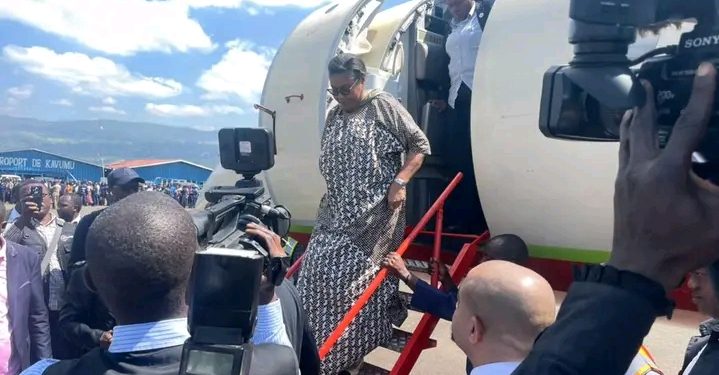 Lire la suite à propos de l’article RDC : Judith Suminwa est arrivée à Bukavu 