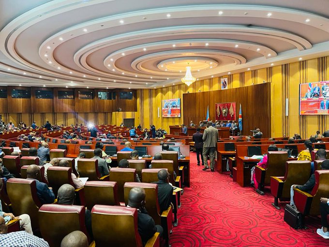 You are currently viewing Sénat : la plénière prévue pour ce mercredi reportée 