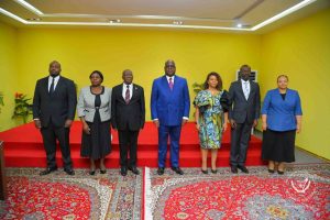 Lire la suite à propos de l’article RDC : Félix Tshisekedi reçoit les lettres de créance du Nonce Apostolique et de l’ambassadeur du Zimbabwe