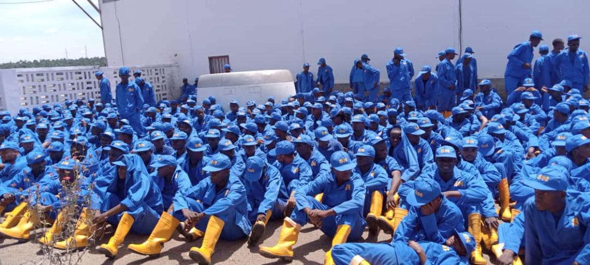 Lire la suite à propos de l’article Kasumbalesa : 200 jeunes dont 120 volontaires rejoignent le service national à Kaniama Kasese.