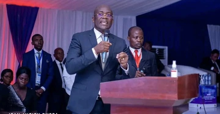 Lire la suite à propos de l’article RDC : Coco Ngobe rejette les allegations portées contre Jean-Lucien Bussa (communiqué)