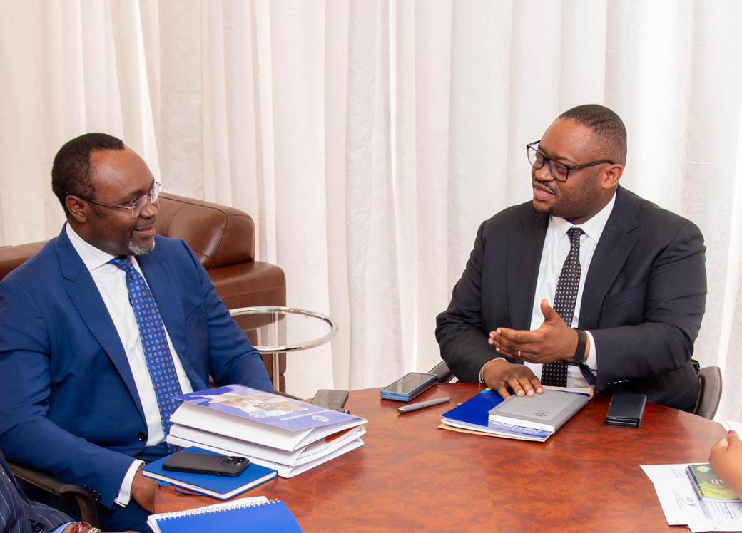 Lire la suite à propos de l’article Partenariat RDC et Banque mondiale : Doudou Fwamba en échange avec Albert Zeufack sur des projets de coopération