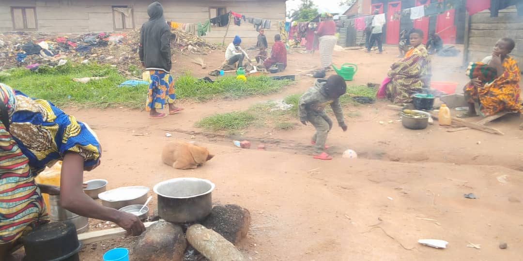Lire la suite à propos de l’article Nord-Kivu : Afflux de déplacés à Beni, ces vulnérables sont oubliés à leur triste sort 