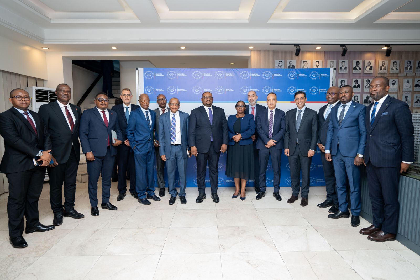 Lire la suite à propos de l’article RDC : Doudou Fwamba installe une nouvelle vision du Gouvernement pour le secteur bancaire