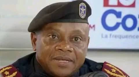 Lire la suite à propos de l’article Kinshasa : la PNC accorde un délai de 7 jours aux propriétaires des véhicules abandonnés pour les retirer de la voie publique 
