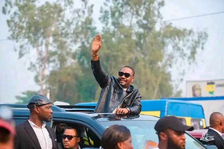 Lire la suite à propos de l’article Musique : Mike Kalambayi en concert ce samedi au Stade des Martyrs