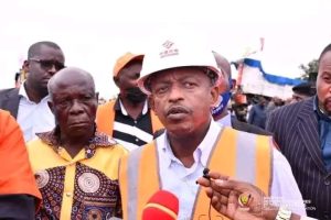 Lire la suite à propos de l’article RDC : le Ministre des ITPR lance les travaux de construction de la route Matamba-Kalamba Mbuji