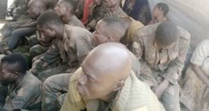 Lire la suite à propos de l’article Guerre du M23 : 25 soldats congolais écopent d’une peine de mort pour lâcheté
