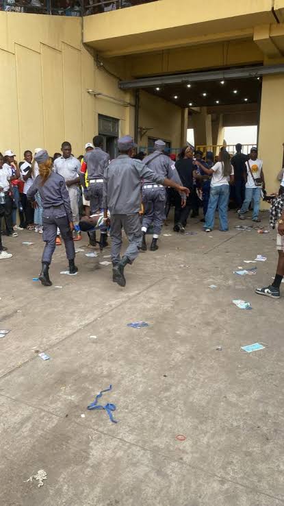 Lire la suite à propos de l’article Drame au stade de martyrs : Martin Fayulu sollicite une enquête sérieuse pour déterminer les responsabilités