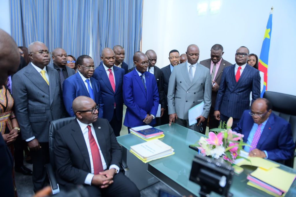 Lire la suite à propos de l’article RDC : Sama Lukonde prend officiellement le commandement du Sénat