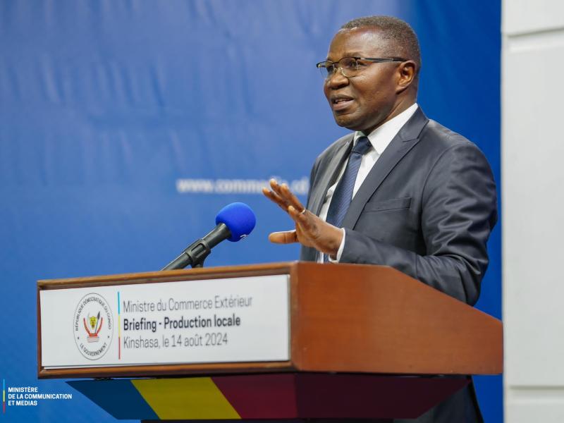 Lire la suite à propos de l’article Commerce: Julien Paluku dénonce l’utilisation de la RDC comme un dépotoir des produits non consommables