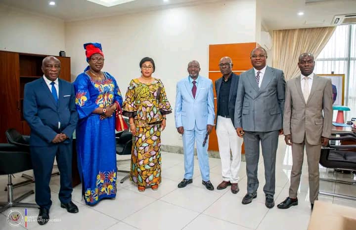 You are currently viewing RDC/Kwilu :Les notables dénoncent la vente illégale de 42 mille hectares par un ancien gouverneur à la société Cap Congo