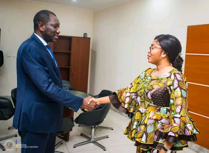 Lire la suite à propos de l’article RDC: Acacia Bandubola et Oumar Sylla échangent sur le programme foncier