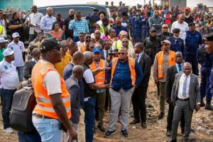 Lire la suite à propos de l’article Kinshasa/Lutte contre les inondations : Daniel Bumba lance les travaux de dragage des rivières 