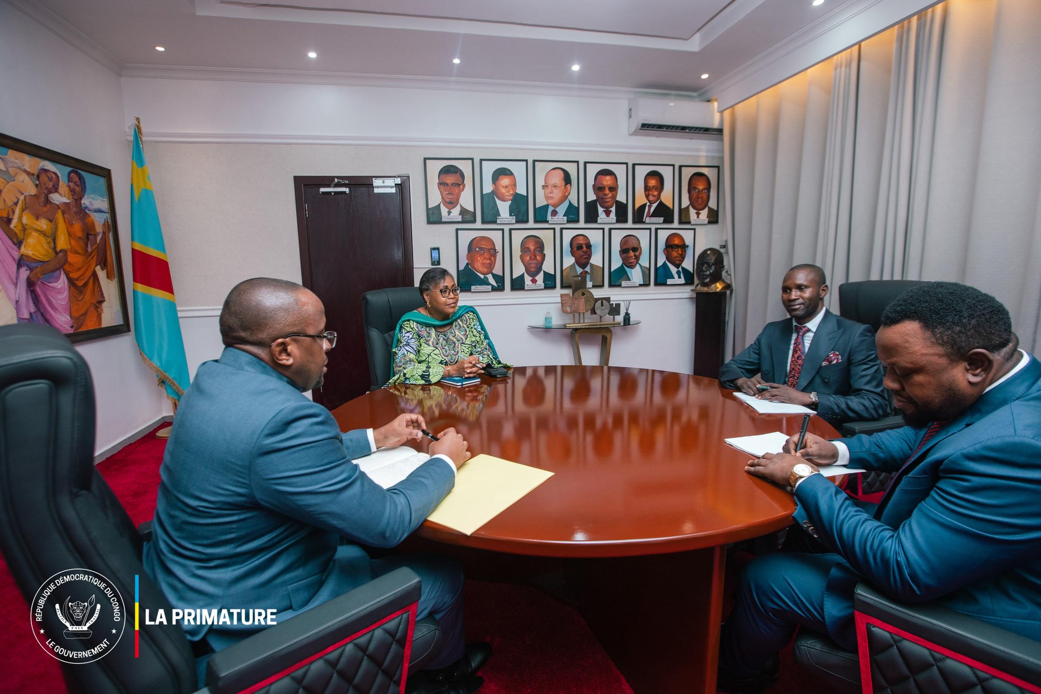 You are currently viewing Tentative d’évasion à Makala: Judith Suminwa interrompt sa mission au Kongo Central pour coordonner la crise