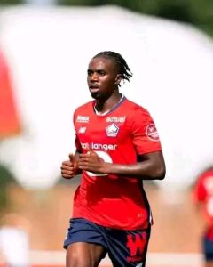Lire la suite à propos de l’article Football : blessé lors du rassemblement des léopards, Ngal’ayel Mukau indisponible pour 6 semaines