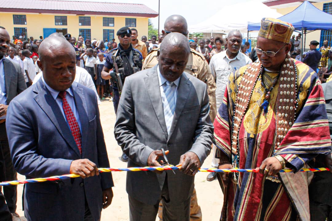 Lire la suite à propos de l’article Kasaï-Central : Inauguration d’ouvrages par le gouverneur de province Joseph Moïse Kambulu 