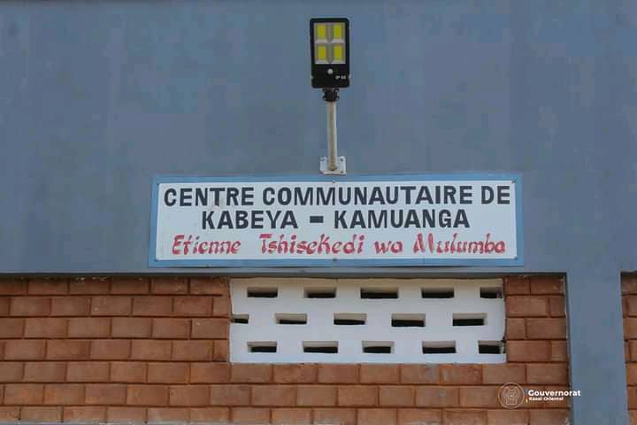 Lire la suite à propos de l’article Kasai-oriental : le gouverneur intérimaire inaugure un centre communautaire à Kabeya Kamuanga