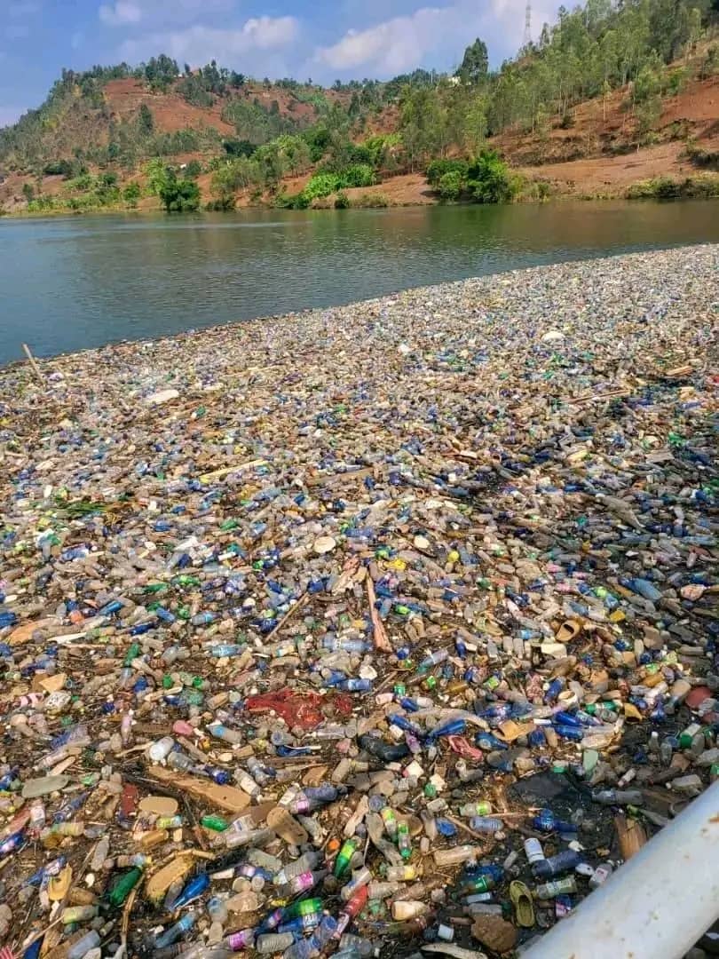 You are currently viewing Bukavu : voici comment Les déchets plastiques causent des coupures d’électricité, selon un responsable gouvernemental 