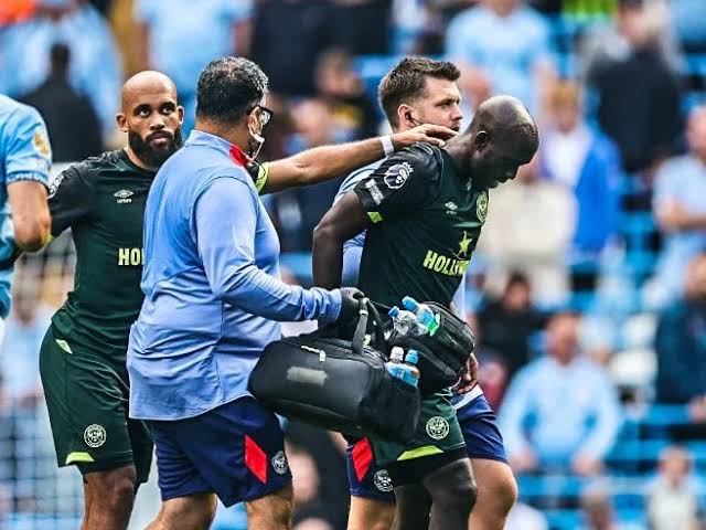 Lire la suite à propos de l’article Football : Blessé face à Manchester City, Yoane Wissa indisponible pour plusieurs mois