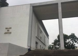 Lire la suite à propos de l’article RDC : la bancarisation entraîne une Hausse significative des recettes judiciaires, 444 millions de CDF collectés en un mois
