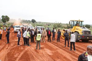 Lire la suite à propos de l’article Réhabilitation de la route Kananga-Kalamba : vers la phase d’installation de la chaîne de concassage
