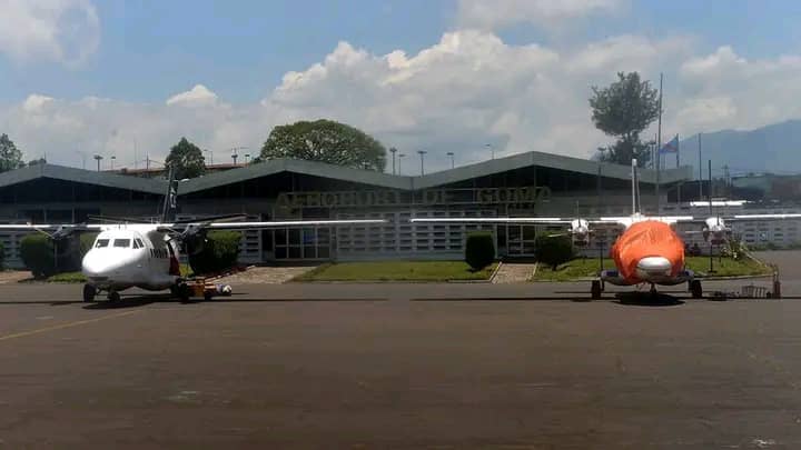 Lire la suite à propos de l’article Transport aériens en RDC : sur les 252 aéroports et aérodromes recensés par l’OACI, seuls 38 peuvent recevoir des avions 