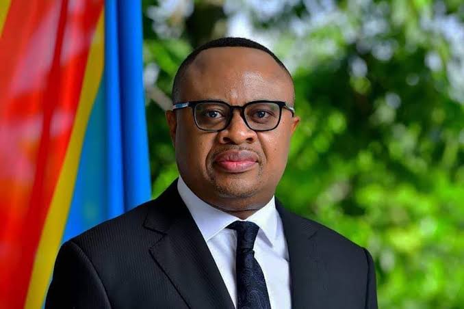 Lire la suite à propos de l’article Révision constitutionnelle : « Félix Tshisekedi a menti au peuple congolais et au monde entier »(Claudel Lubaya)