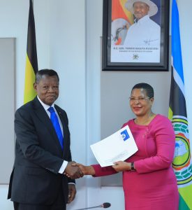 Lire la suite à propos de l’article Coopération RDC – Ouganda : les deux parlements explorent des solutions pacifiques pour résoudre l’instabilité dans l’Est du Congo