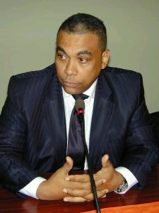 Lire la suite à propos de l’article Révision constitutionnelle : Olivier Kamitatu accuse Félix Tshisekedi de vouloir déverrouiller l’article 220